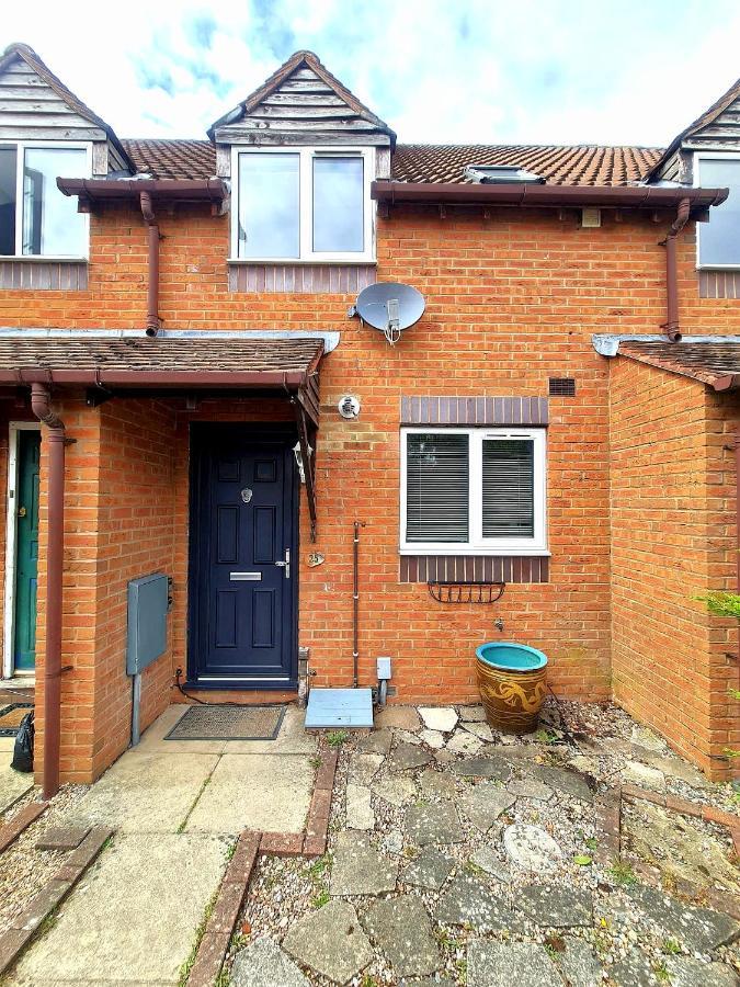 Pet Friendly Canalside House In A Quiet Location - Quedgeley Gloucester